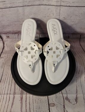 Sugar Clarissa Women's Medallion Cutout Thong Sandals - White - Size 8M - NWOT